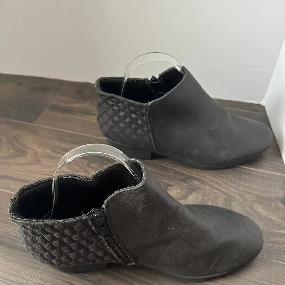 Women's Gray Easy On Side Zip Low Heel Ankle Boots Size 7.5
